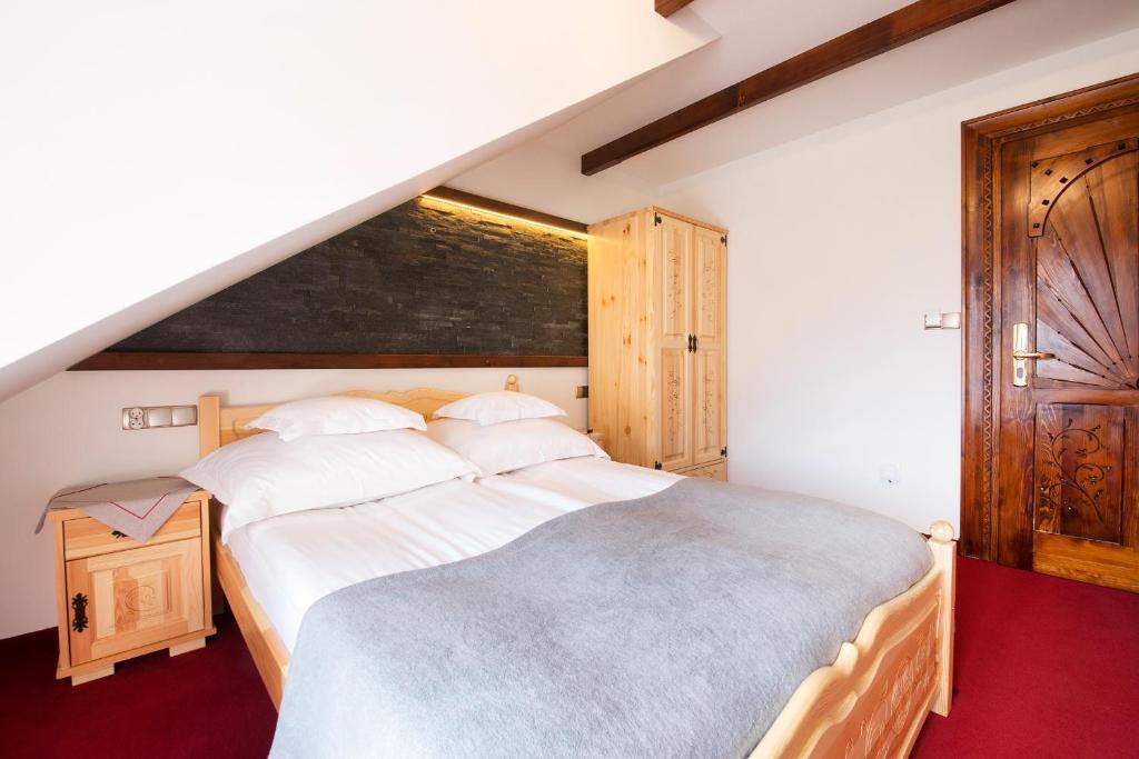 eco willa grand karpatia murzasichle Pokój Jednoosobowy z widokiem na góry, z balkonem i łazienką