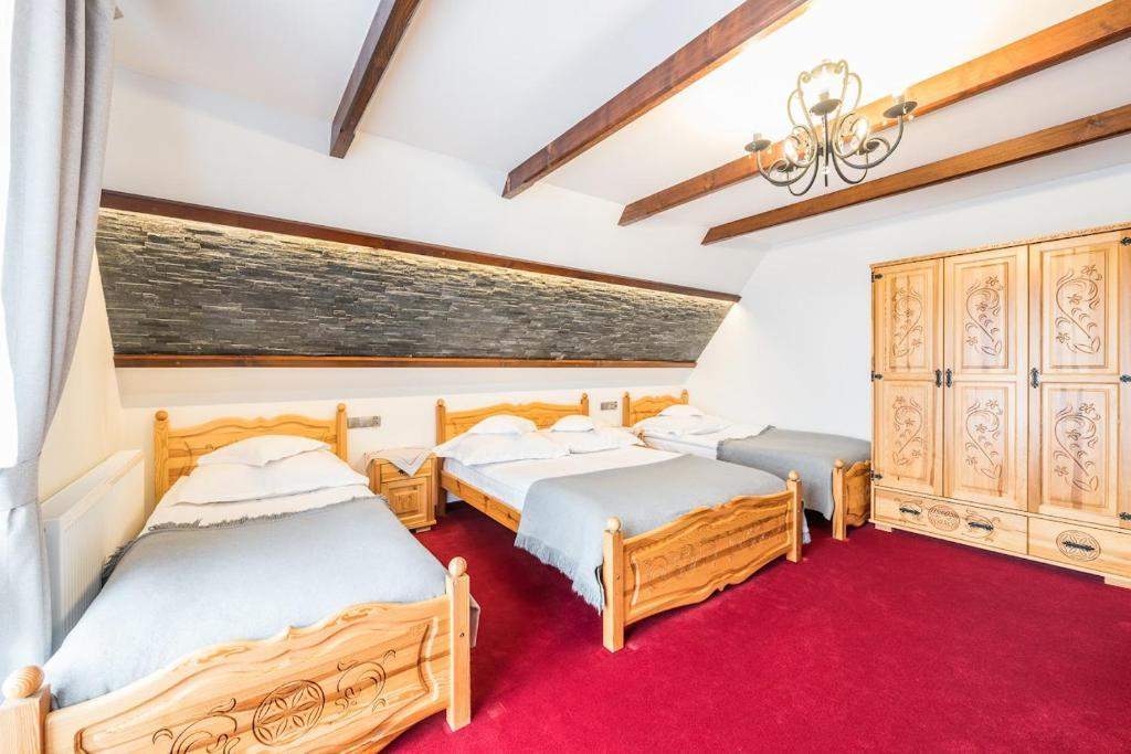 Pokój 4-osobowy z widokiem na góry, z łazienką