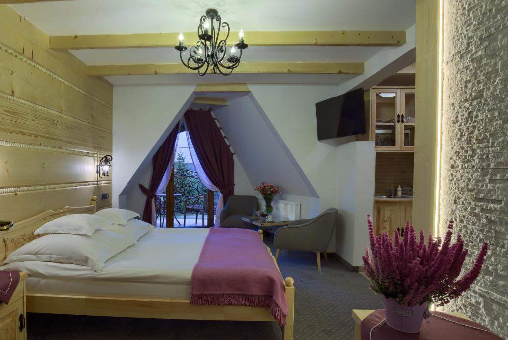 Pokój 2-osobowy Deluxe, z balkonem i łazienką z wanną